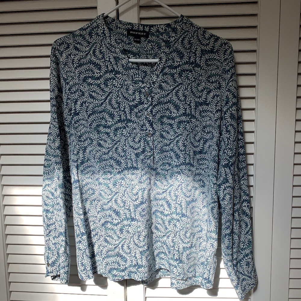 100% Silk Leaf Print Flowy Pullover V-Neck Long Sleeve Blouse Medium